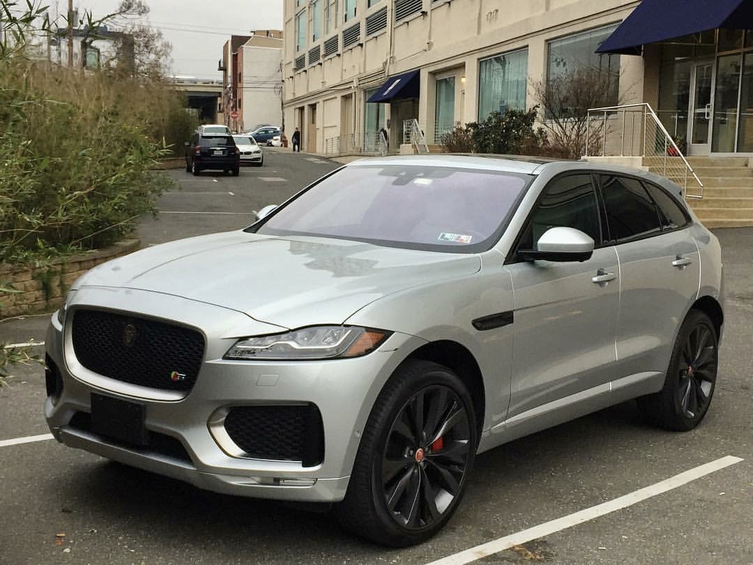 2-2017JaguarF-Pace